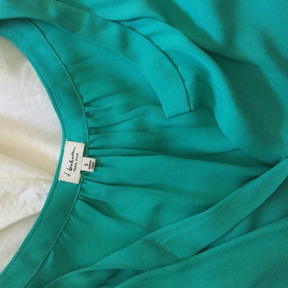 Babaton 💯 silk aqua/turqoise blouse small - Picture 3 of 5